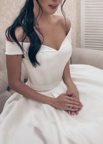 A-line Off-the-shoulder Satin Bride Dresses