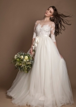 Appliques Illusion Neckline Plus Size Wedding Gown with Sleeves