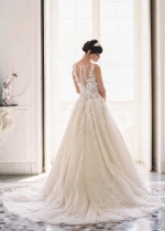 A-line Tulle Lace Appliques Princess Wedding Gown with Boat Neck