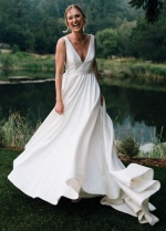 Backless Boho Style Wedding Gowns with A-line Skirt