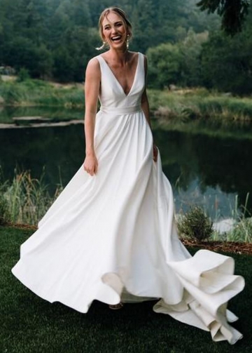 Backless Boho Style Wedding Gowns with A-line Skirt