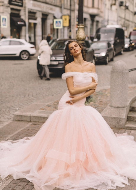 Blush Pink Tulle Wedding Gown Fit&Flare Horsehair Skirt
