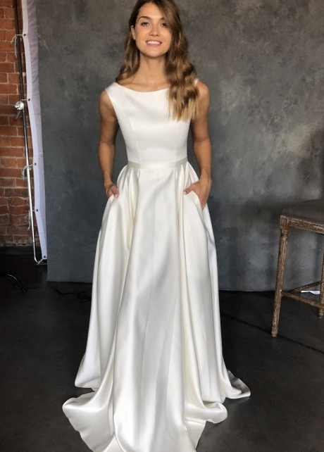 Clean Satin Sleeveless Bridal Dresses with Pockets