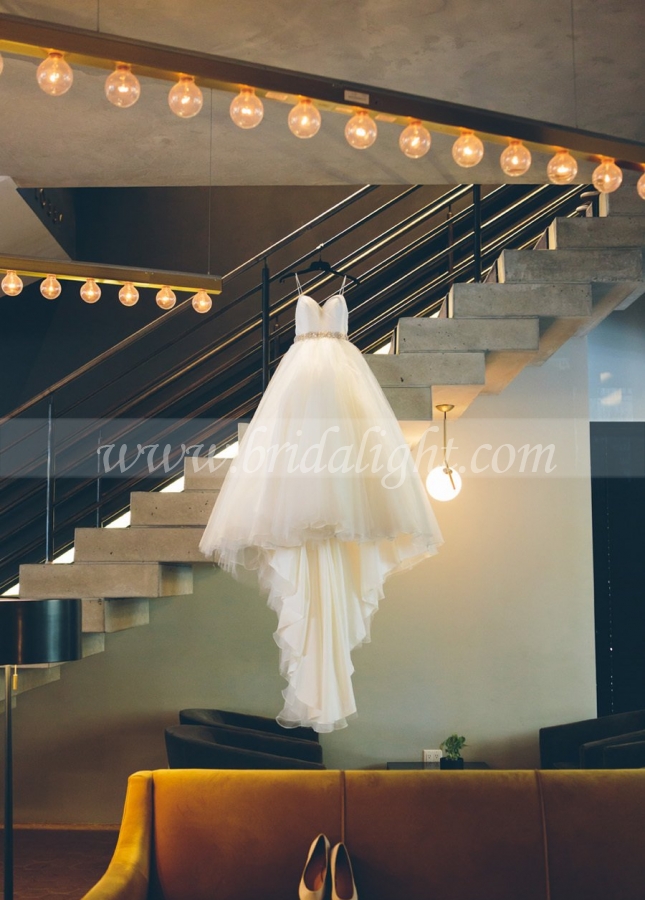 Classic A-line Spaghetti Straps Tulle Wedding Dress 2023 Beaded Belt