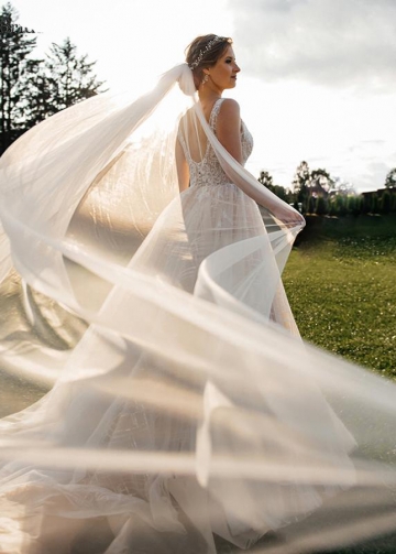 Champagne lining Wedding Dresses Sparkly Beaded Bridal Gowns Sweep Train A Line Vestido de Noivas