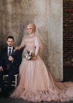 Dusty Pink Muslim Wedding Dresses Long Sleeves High Neck Bride Dress