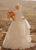 Elegant Long Sleeves Lace Muslim Wedding Dresses Arabic Dubai Bride Dress