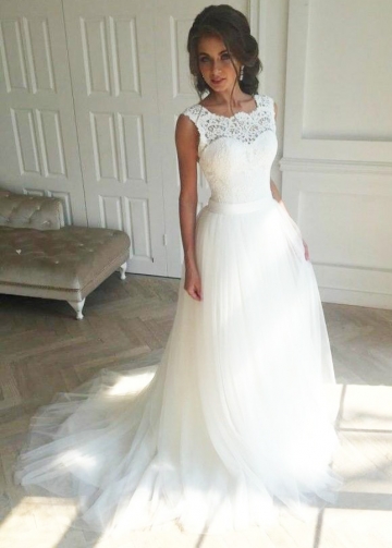 Ivory Tulle Skirt Wedding Gown with Lace Sleeveless Bodice