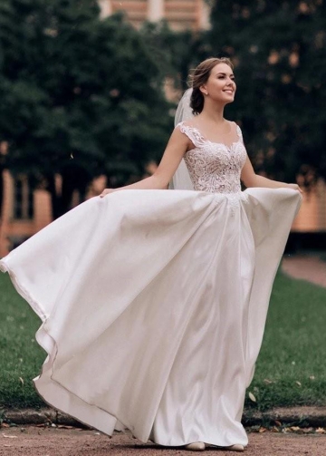 Illusion Scoop Neckline Satin Simple Wedding Gown Dress with Dramatic Train