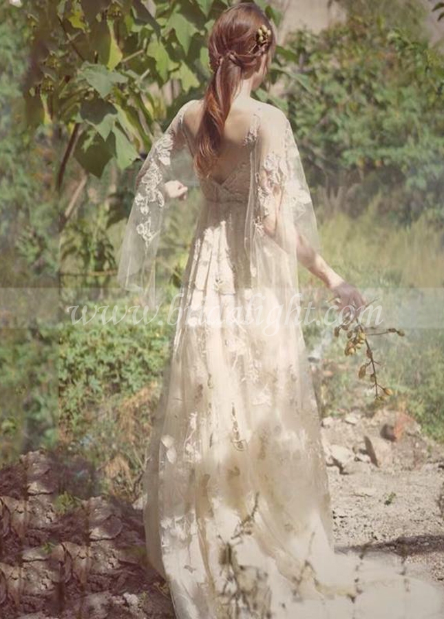 Illusion V-Neck Chic Lace Bohemian Tulle Casual Beach Wedding Dresses Long Sleeves Romantic Boho Bridal Gowns