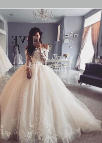 Lace Off-the-shoulder Sleeves Wedding Gown Tulle Skirt