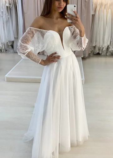Lace and Tulle Summer Wedding Gown With Sleeves