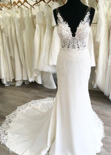 Lace V-neckline Sheath Wedding Gown with Appliqued Trimmed Train