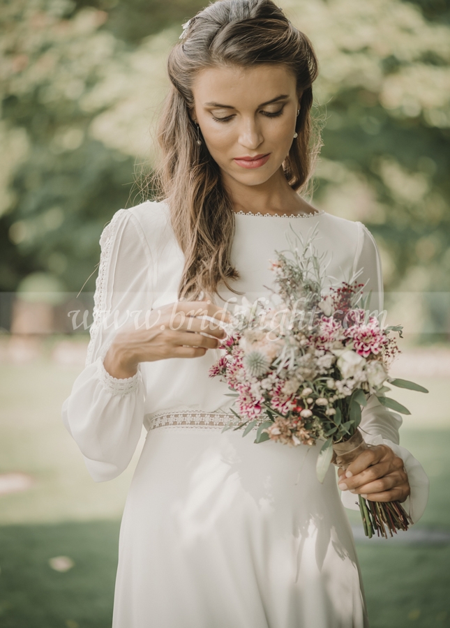 Long Sleeve Backless Wedding Dresses Chiffon Lace Edge Elegant Bridal Gowns