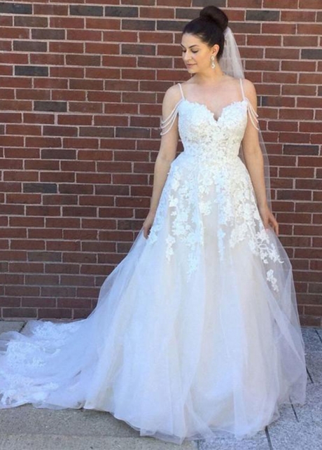 Lace Applique Chapel Train Tulle Wedding Gowns