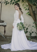 Long Sleeve Wedding Dresses Sexy Backless A Line Sweep Train Bridal Gowns Robe De Soriee Chic