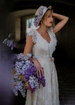 Light Champagne V-Neck Wedding Dresses Floor Length Ruffly Lace Bohemian Bridal Gowns Vestido de Noivas