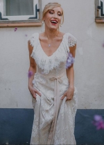 Light Champagne V-Neck Wedding Dresses Floor Length Ruffly Lace Bohemian Bridal Gowns Vestido de Noivas