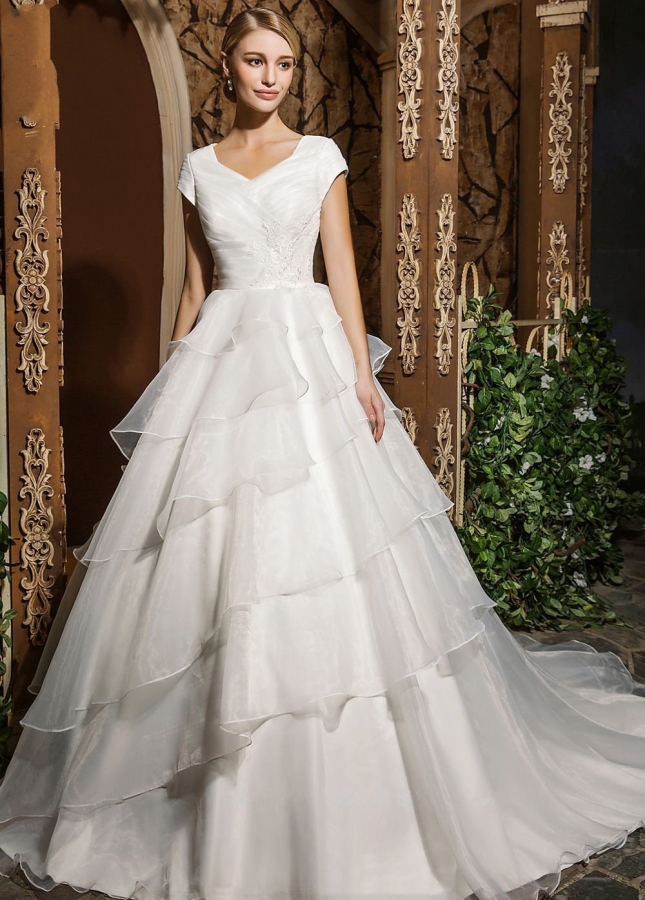 Modest Organza Bridal Gown Dress with Layers Skirt