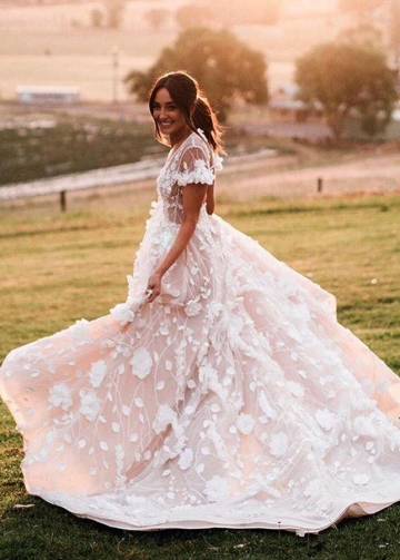 Modern 3D Floral Country Wedding Dresses with Sleeves