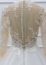 Princess V-neckline Bride Wedding Gown Tiered Tulle Skirt
