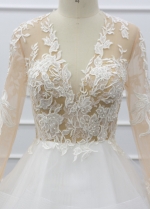 Princess V-neckline Bride Wedding Gown Tiered Tulle Skirt