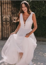 Ruching V-neckline Tulle Beach Bridal Dress for Summer Weddings