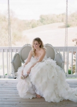 Ruffles Organza Skirt Wedding Dress Ball Gown with Lace Sweetheart Bodice
