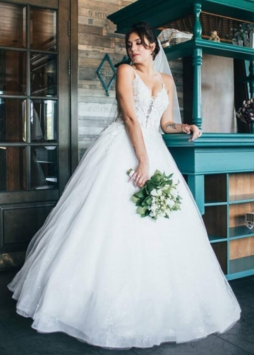 Romantic Tulle Wedding Dresses with Straps