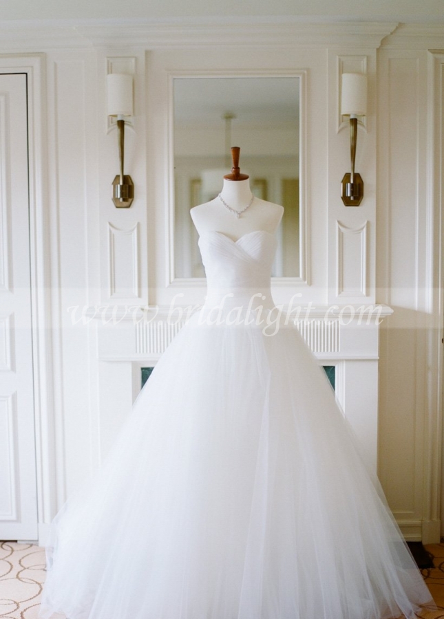 Sweetheart Tulle Ball Gown Backless Bride Wedding Dresses