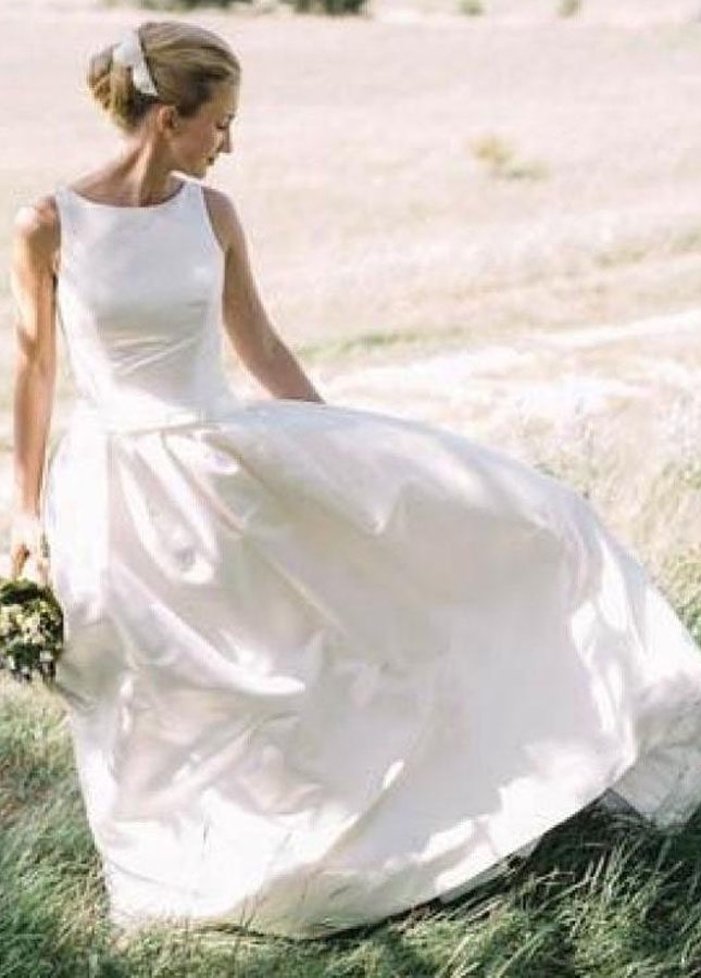 Sleevless Satin Outdoor Wedding Gown for Bride 2023
