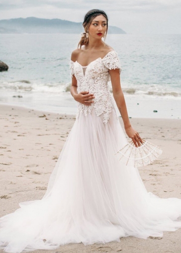 Sweetheart Lace Tulle Wedding Dresses with Removable Wrap