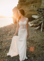 Slim Backless Wedding Dresses with Sheer Lace Bodice