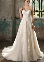 Sweetheart Floral Appliques Tulle Wedding Gown Backless