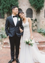 Sheer Neckline Appliqued Lace Bride Outdoor Wedding Gowns