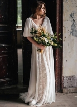 Short Flare Sleeve Wedding Dresses V-Neck Bohemian Bridal Gowns