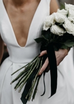 Sexy V Neck Sleeveless Satin Wedding Gowns Vestido De Noiva