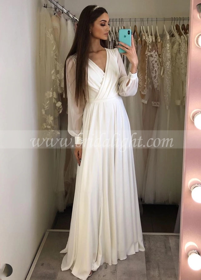 V-neckline Informal Bridal Dresses for Beach Weddings 2023