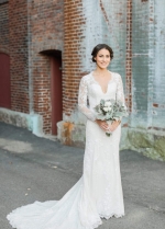 V-neckline Lace Vintage Wedding Dress Long Sleeves Bridal Gowns